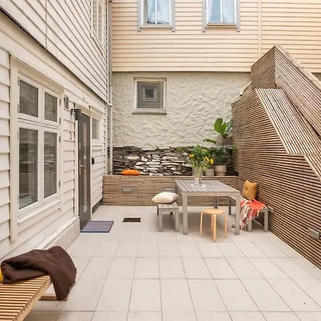 Hébergement de vacances Cozy Loft With King Bed In The Middle Of Town